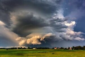 Read more about the article نگرانی از تشدید خشکسالی: مدل اروپا بارش باران در ایران را نزدیک به صفر پیش‌بینی کرد